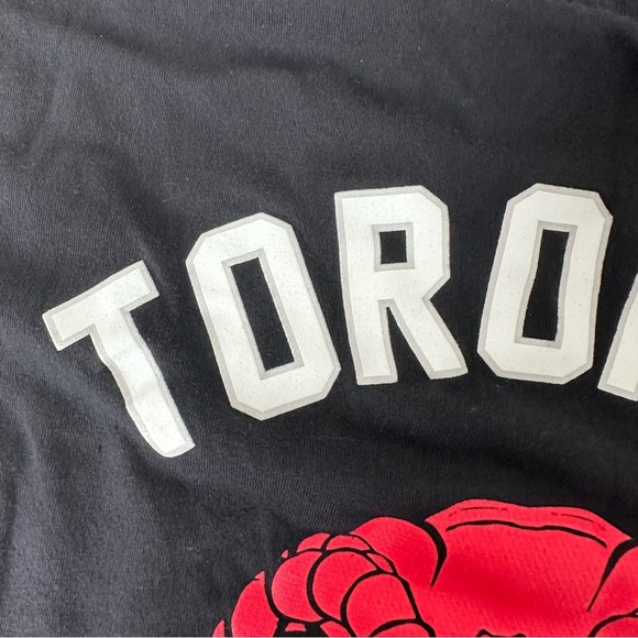 Bundle of two Toronto kids t shirts size 7/8 - Picture 3 of 16